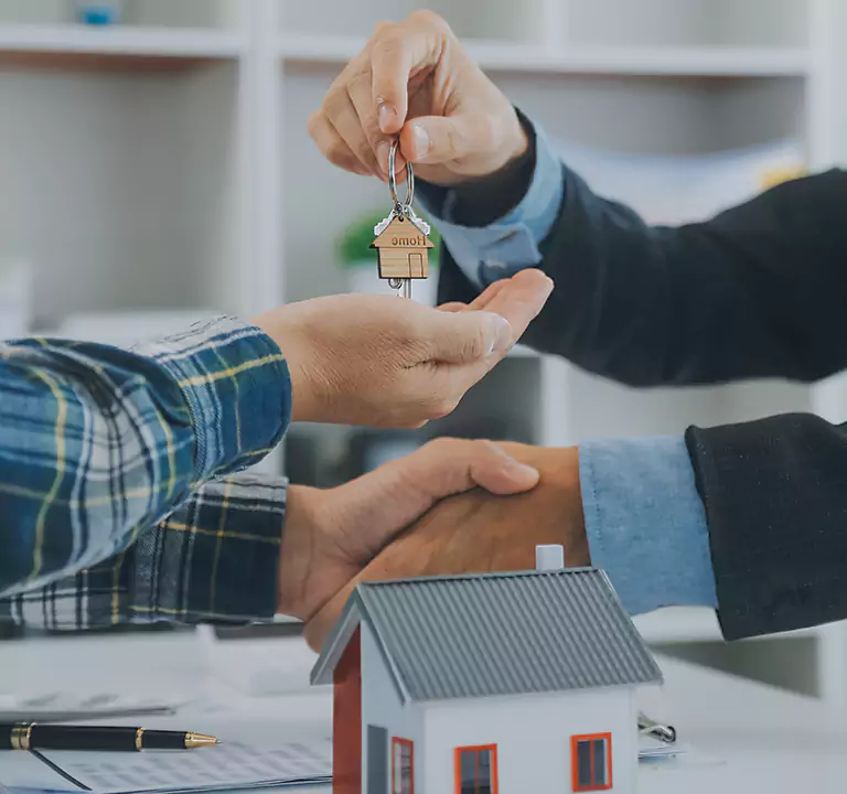 Top-Notch Company to Sell House Without Agent in Uniondale, NY